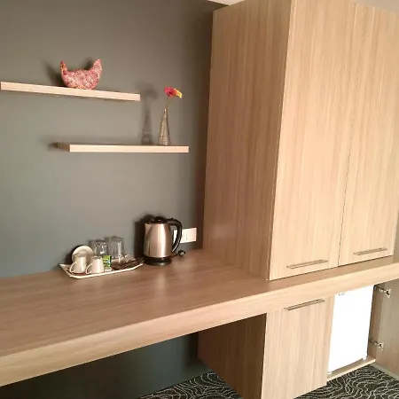 Kat11 Aparthotel *